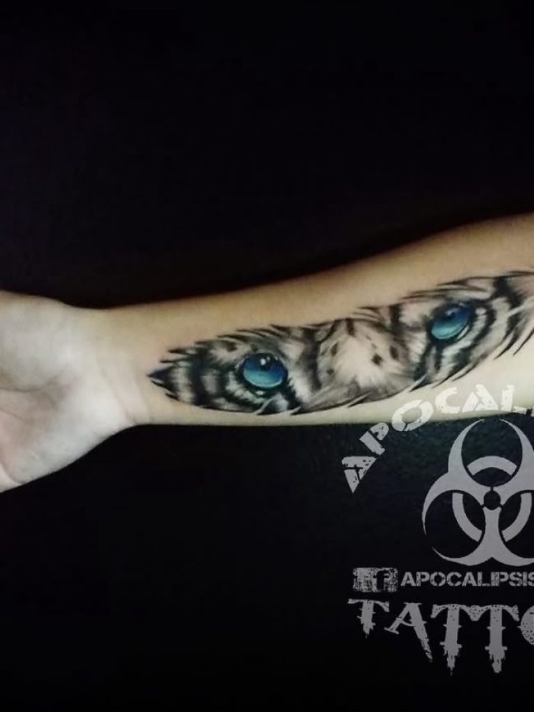 Apocalipsis-Tattoos-Animales-Ojos-de-Tigre-003