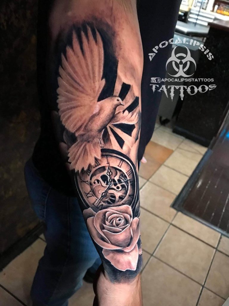 Apocalipsis-Tattoos-Animales-Paloma-Reloj-Rosa-006